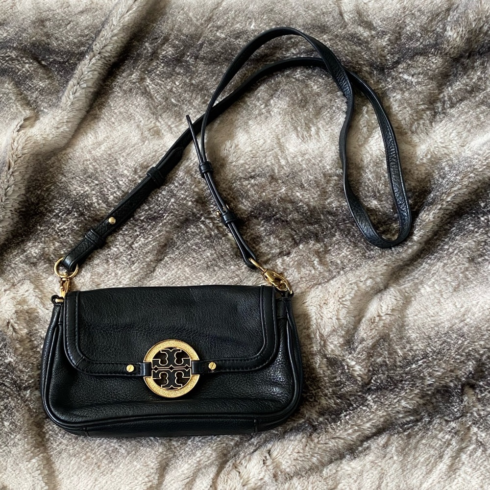 Black Tory Burch crossbody with dust bag